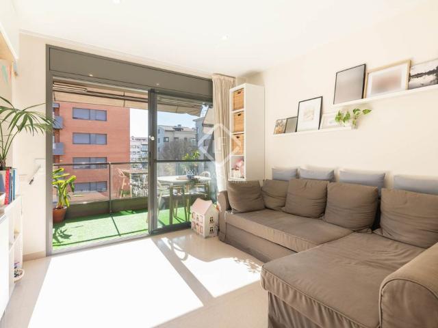 Piso de alto standing de 95 m2 en venta en Castelldefels, España