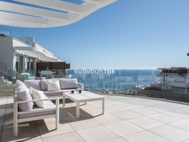 Piso de alto standing de 96 m2 en venta en Fuengirola, España
