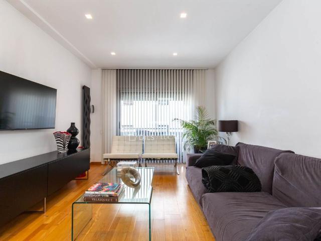 Piso de alto standing de 96 m2 en venta en Sant Just Desvern, Cataluña