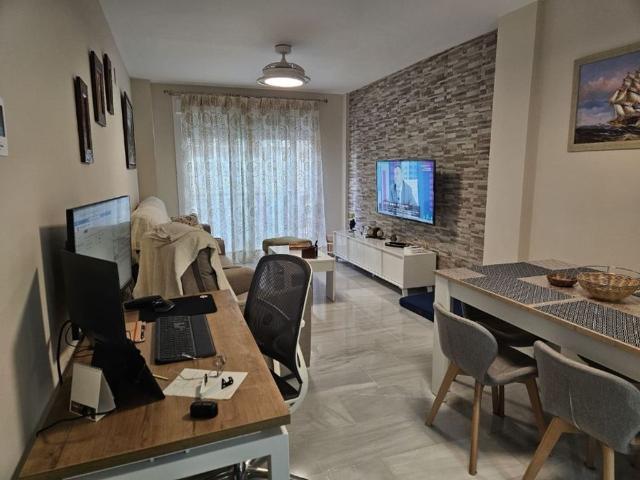 Piso de alto standing de 97 m2 en venta en Fuengirola, Andalucía