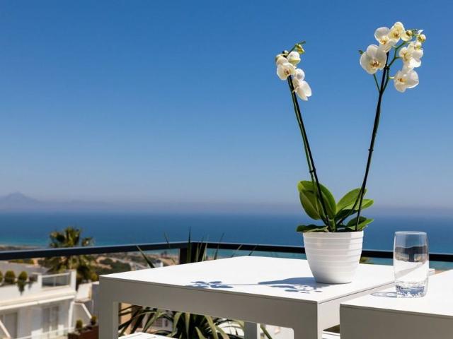 Piso de alto standing de 97 m2 en venta en Santa Pola, España