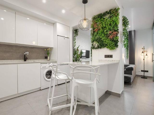Piso de alto standing de 98 m2 en venta en Madrid, España