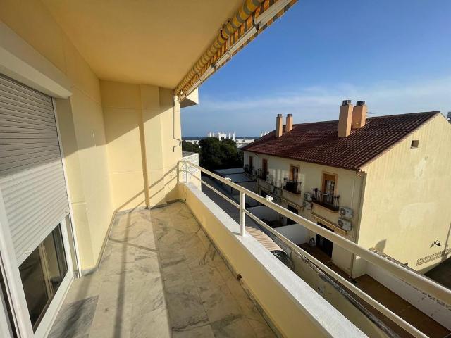 Piso de alto standing de 99 m2 en venta en Torremolinos, Andalucía