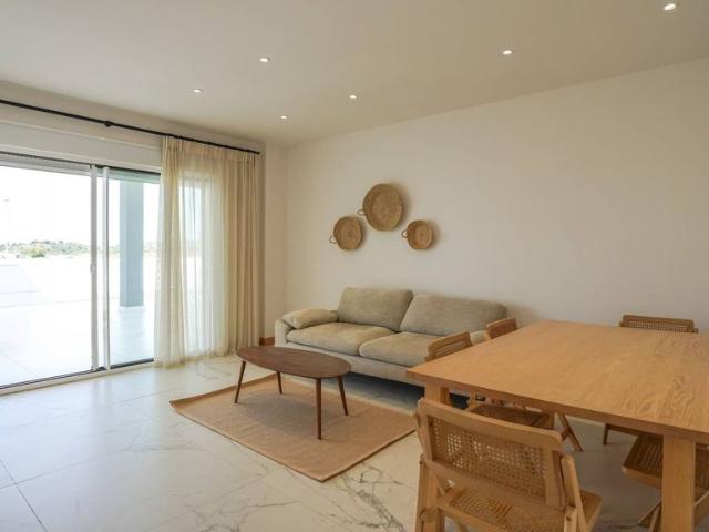 Piso de alto standing en alquiler en Estepona, España