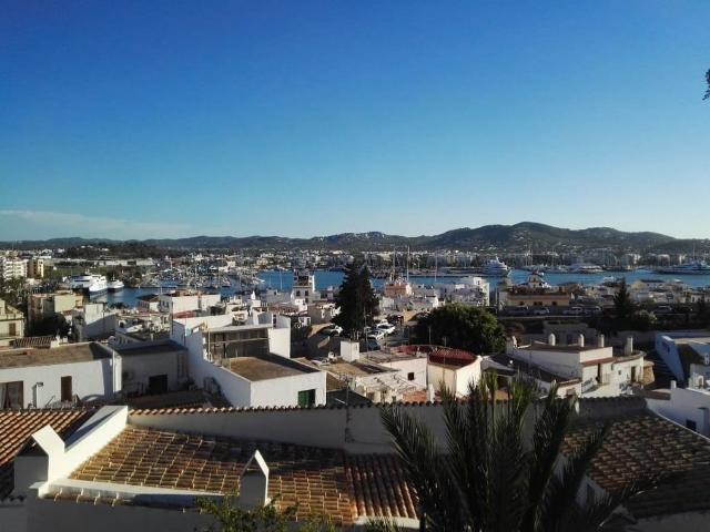 Piso de alto standing en alquiler en Ibiza, España
