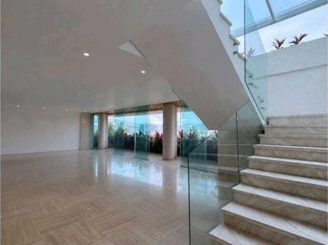 Piso de alto standing en alquiler en Nueva Caracas, Venezuela
