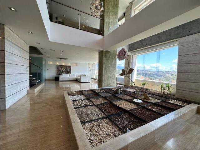 Piso de alto standing en alquiler en Nueva Caracas, Venezuela