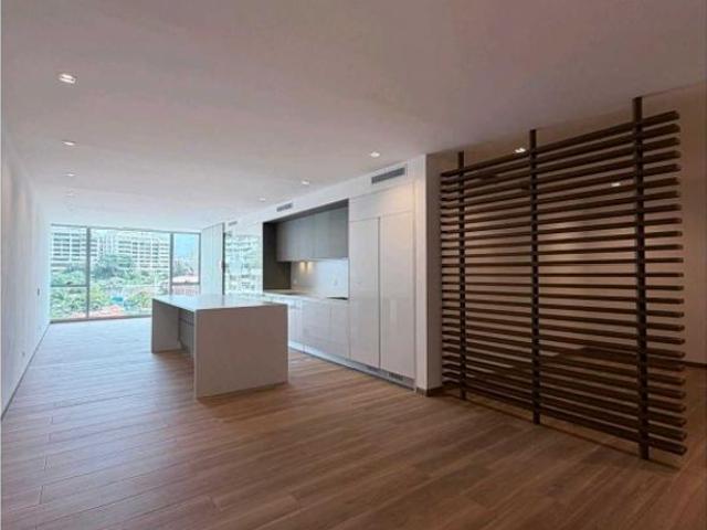 Piso de alto standing en alquiler en Nueva Caracas, Venezuela