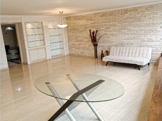 Piso de alto standing en alquiler en Nueva Caracas, Venezuela