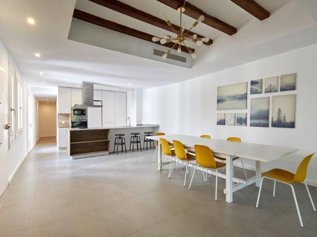Piso de alto standing en venta en Barcelona, España
