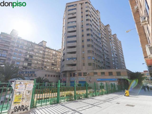 Piso de alto standing en venta en Granada, España
