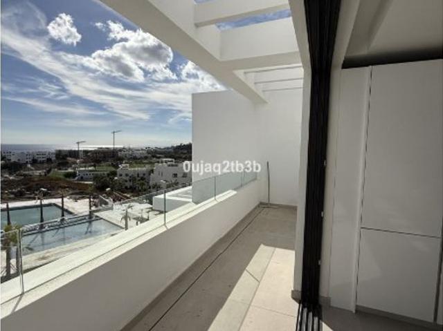 Piso de alto standing en venta en Guadalobon, Estepona, Andalucía