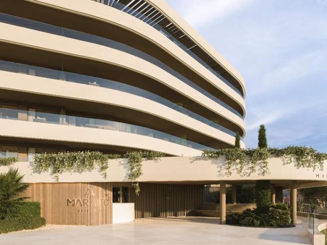 Piso de alto standing en venta en Estepona, España
