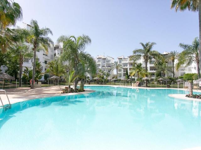 Piso de alto standing en venta en Estepona, España