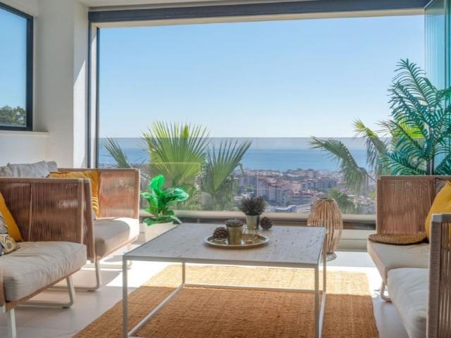 Piso de alto standing en venta en Estepona, España