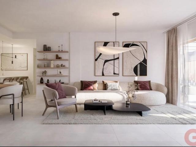 Piso de alto standing en venta en Estepona, España