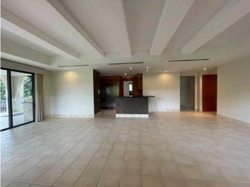 Piso de alto standing en venta en Farallón, Panamá 130745 LuxuryEstate. Com
