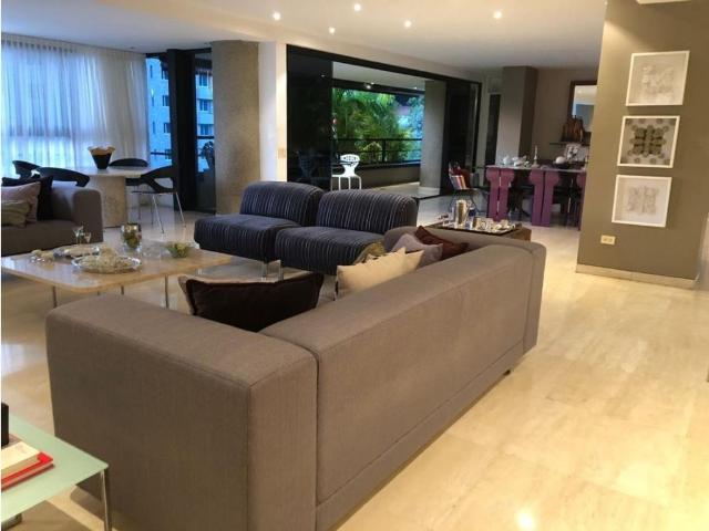 Piso de alto standing en venta en Nueva Caracas, Venezuela