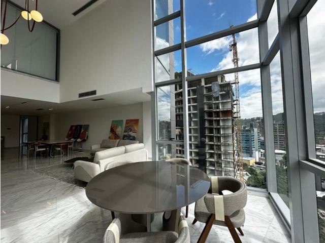 Piso de alto standing en venta en Nueva Caracas, Venezuela