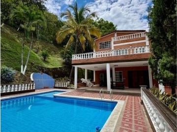 Piso de alto standing en venta en Santa Fe de Antioquia, Colombia
