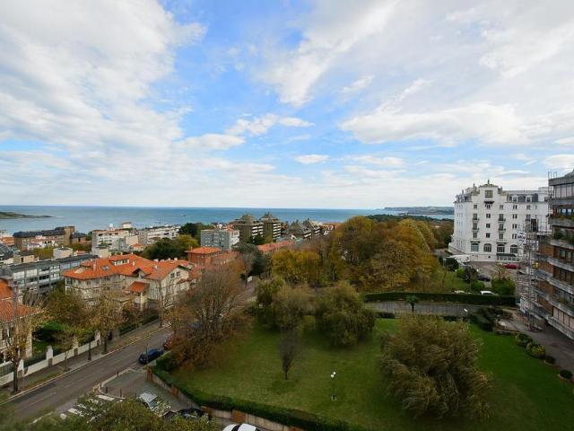 Piso de alto standing en venta en Santander, España