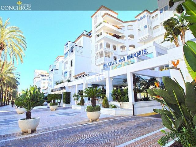 Piso de alto standing en venta en Puerto Banús, España
