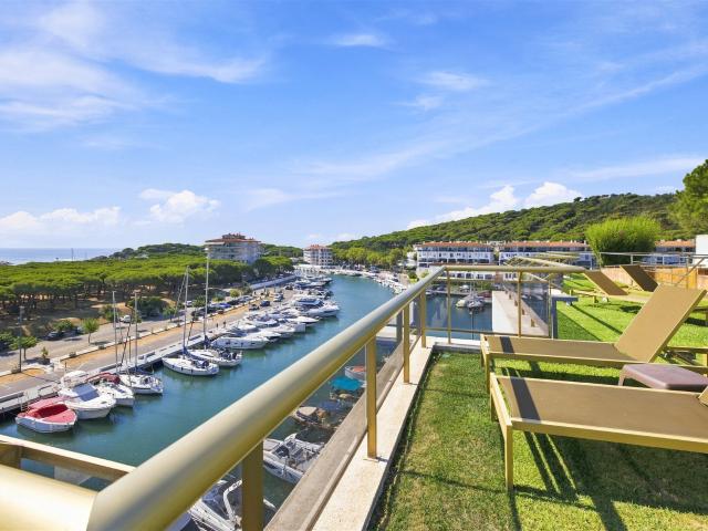 Piso de alto standing situado en planta primera en la Marina. 113m² Platja d'Aro