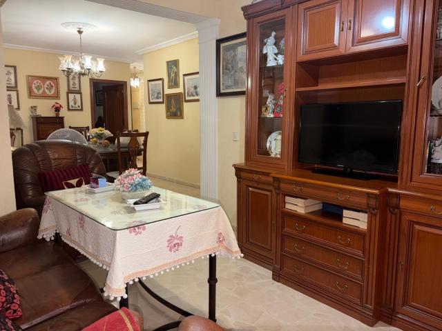 PISO DE DOS DORMITORIOS ANTES TRES EN HUERTA DE LA REINA