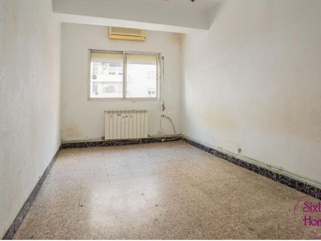 Piso de dos dormitorios en calle Santa Orosia