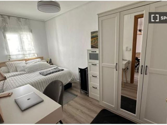 Piso de dos habitaciones en alquiler en Valencia