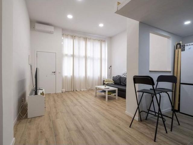 PISO DE DOS HABITACIONES REFORMADO