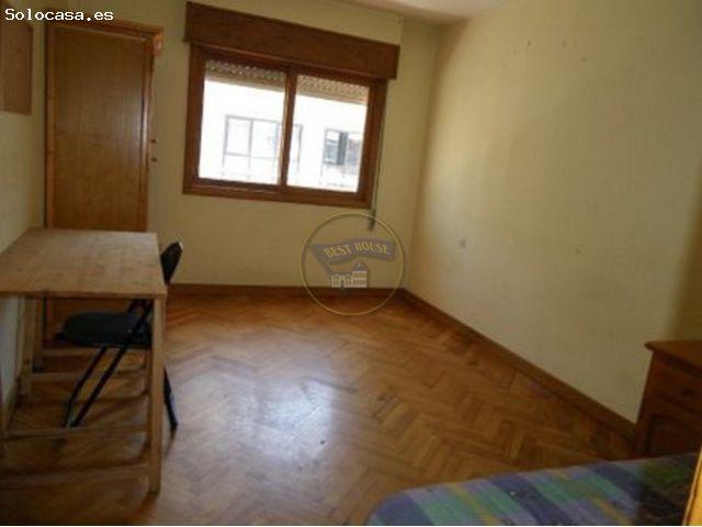 PISO DE ESTUDIANTES DE 3 DORMITORIOS EN EL ENTORNO DE CAMELIAS