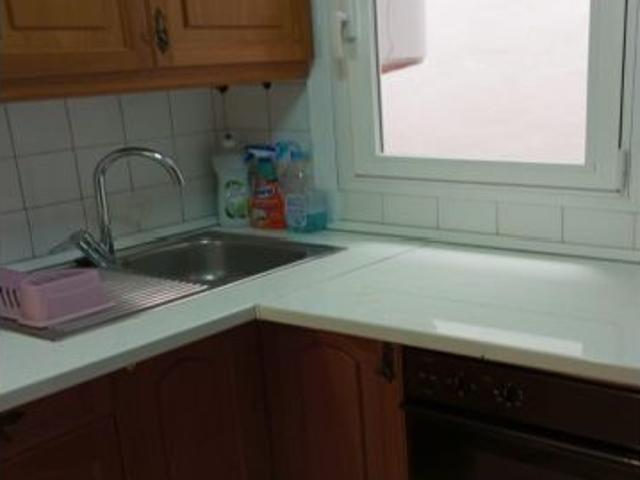 PISO DE ESTUDIANTES EN CAMINO DE RONDA