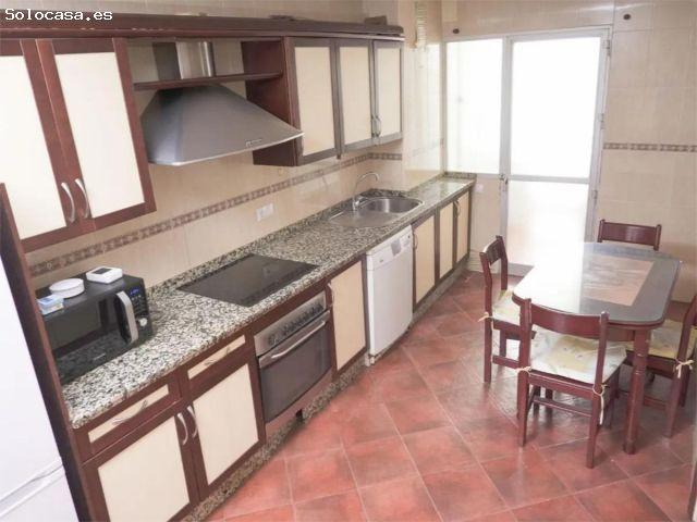 Piso de gran superficie con terraza y garaje en Avenida de Andalucía – Málaga