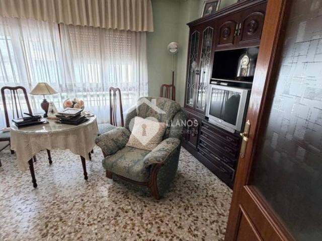 PISO DE GRANDES DIMENSIONES PARA VIVIR