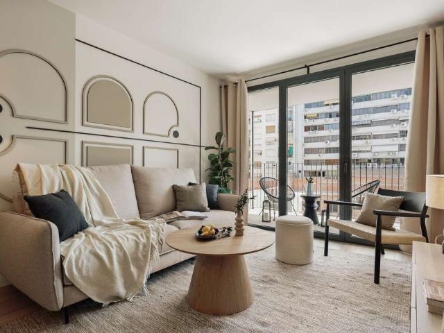 Piso de lujo de 108 m2 en alquiler en Barcelona, Cataluña