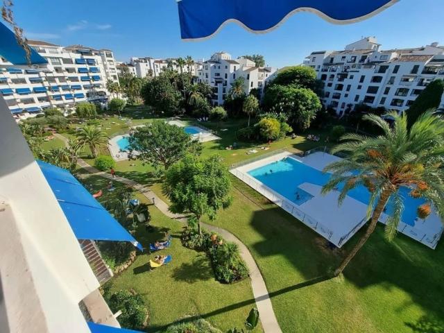 Piso de lujo de 108 m2 en venta en Puerto Banus, Marbella, Málaga, Andalucía