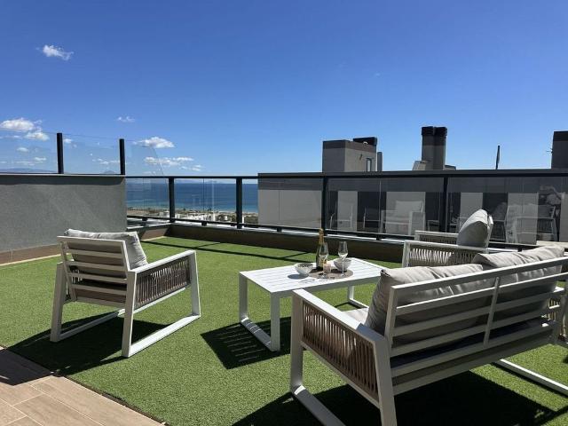 Piso de lujo de 109 m2 en venta en Gran Alacant, España