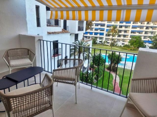 Piso de lujo de 109 m2 en venta en Puerto Banus, Marbella, Málaga, Andalucía