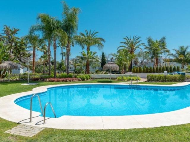 Piso de lujo de 100 m2 en venta en La Carolina Guadalpin, Marbella, Málaga, Andalucía