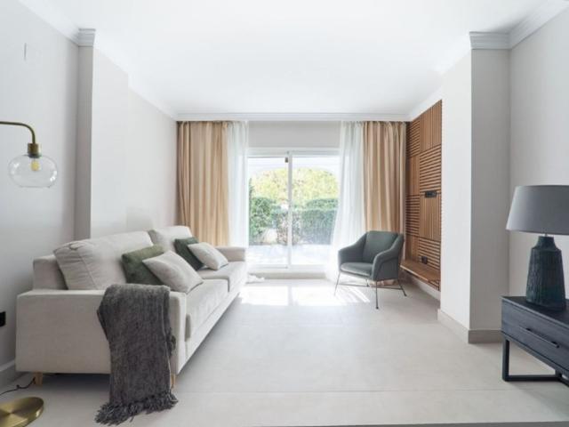 Piso de lujo de 101 m2 en venta en Nueva Alcantara, Marbella, Málaga, Andalucía
