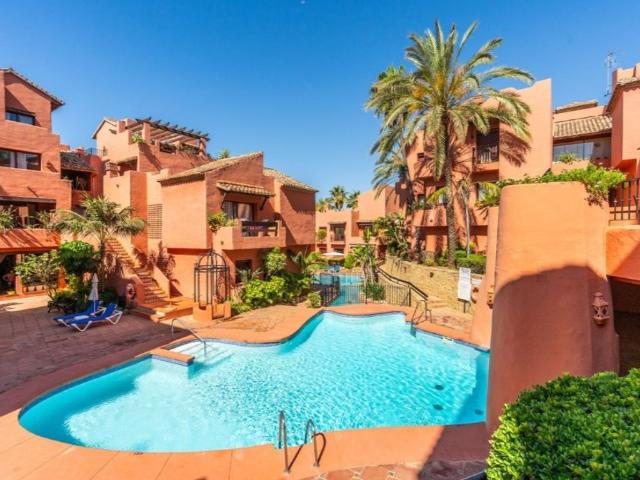 Piso de lujo de 102 m2 en venta en Elviria, Marbella, Málaga, Andalucía
