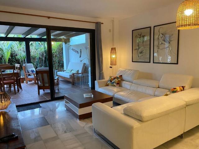 Piso de lujo de 117 m2 en alquiler en Puerto Banús, España
