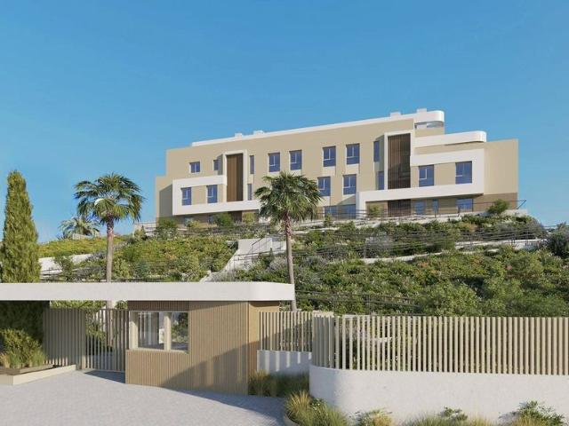 Piso de lujo de 118 m2 en venta en Estepona, Andalucía