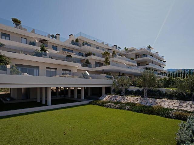 Piso de lujo de 118 m2 en venta en Estepona, Andalucía
