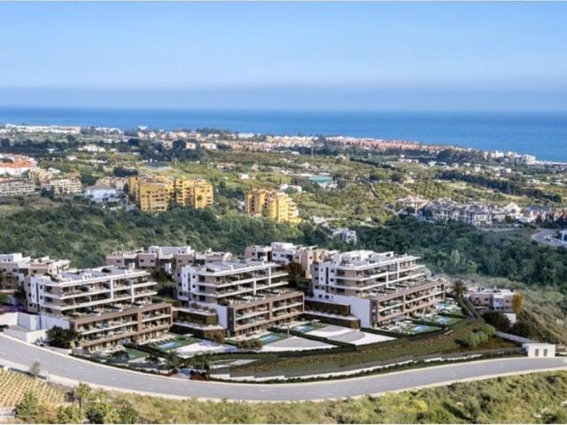 Piso de lujo de 119 m2 en venta en El Velerin, Estepona, Málaga, Andalucía