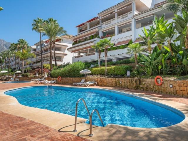 Piso de lujo de 110 m2 en venta en Los Monteros, Marbella, Andalucía