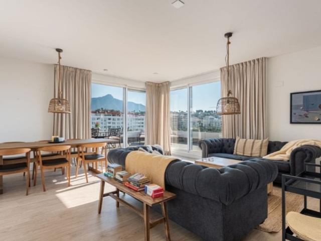 Piso de lujo de 112 m2 en venta en Nueva Andalucia centro, Marbella, Málaga, Andalucía