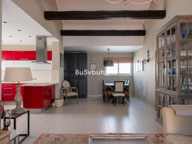 Piso de lujo de 126 m2 en venta en Nueva Andalucia centro, Marbella, Málaga, Andalucía