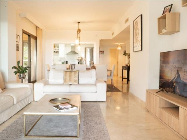 Piso de lujo de 128 m2 en venta en Benahavís, Andalucía